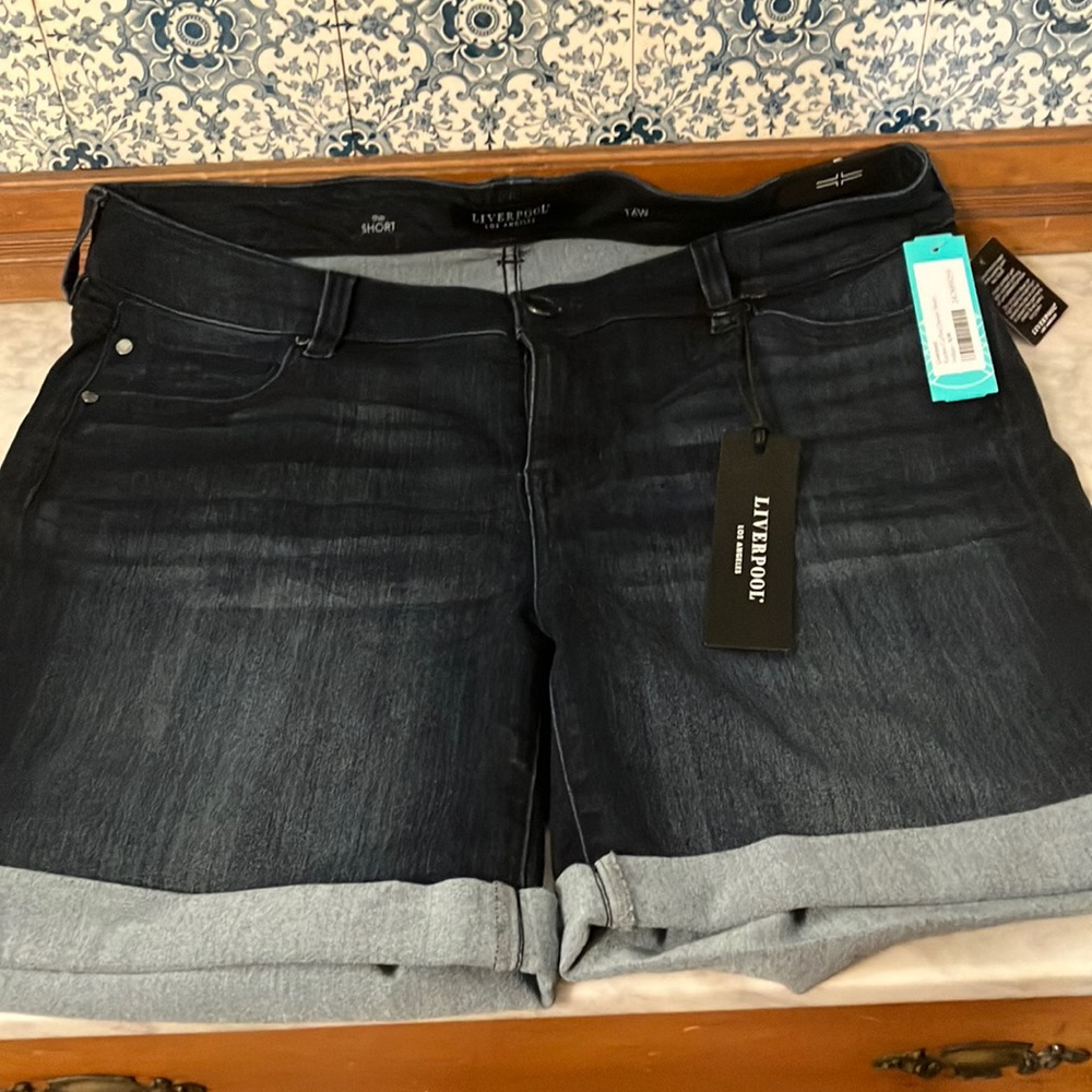 Liverpool Shorts Stretchy